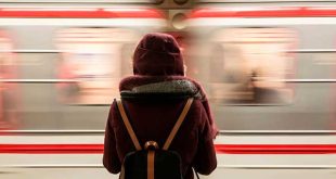 Да те свалят във и от влака